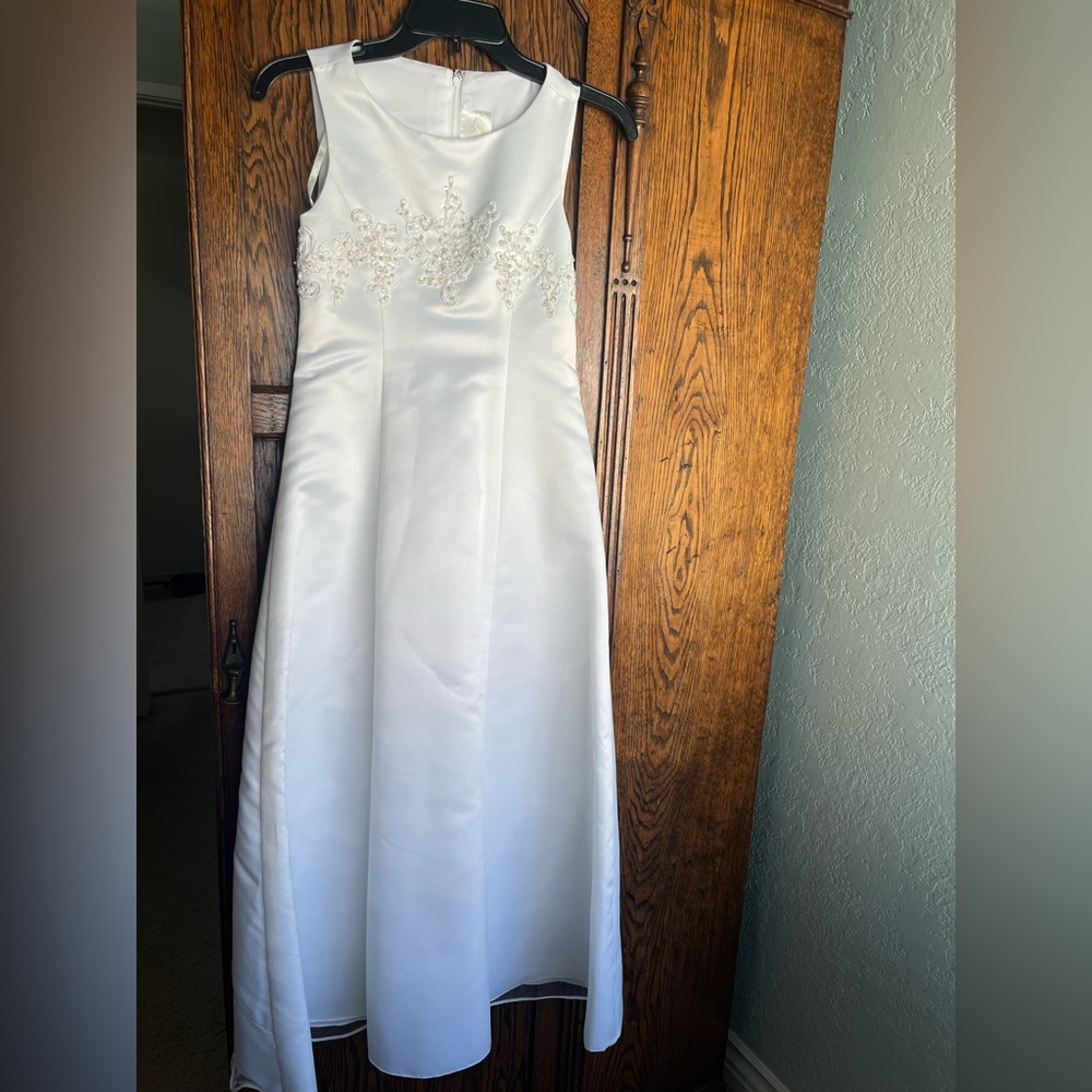 Michaelangelo sleeveless white formal dress size 12